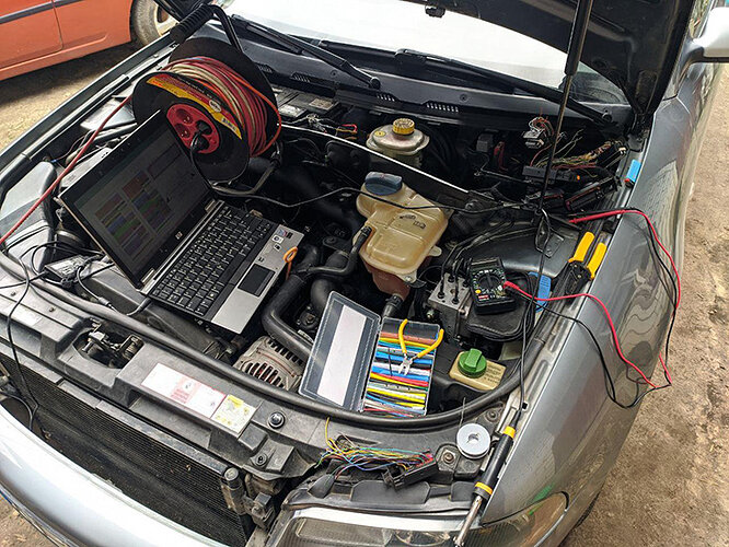 laptop_and_ecu_b5