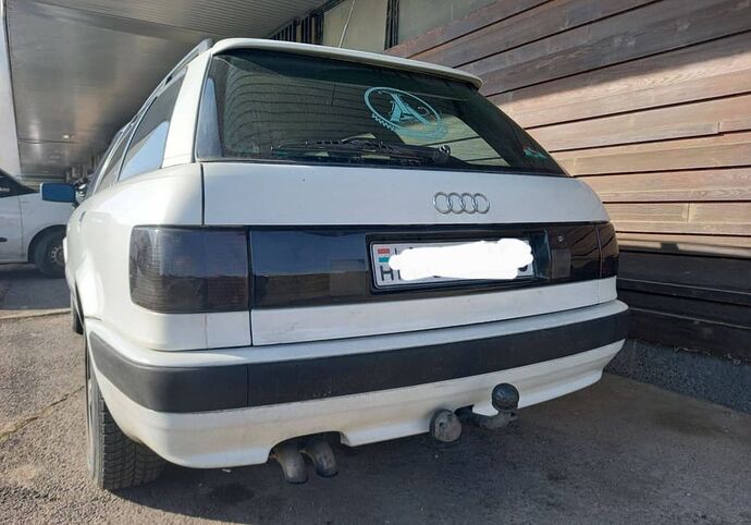 Audi_80_B3_sedan__B4_avant__90__Black_Hella_blende_hatsolampa_sor_424992425132071